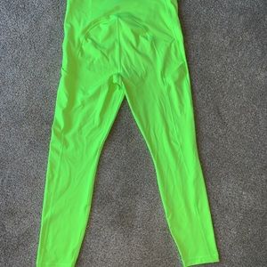 *Limited Edition* Athleta Ultimate Stash Pocket 7/8 right